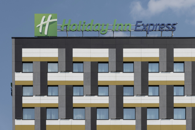  Holiday Inn Express . UNK project
