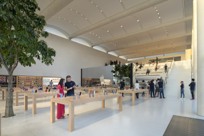 ������� Apple � �������� ������ Aventura Mall