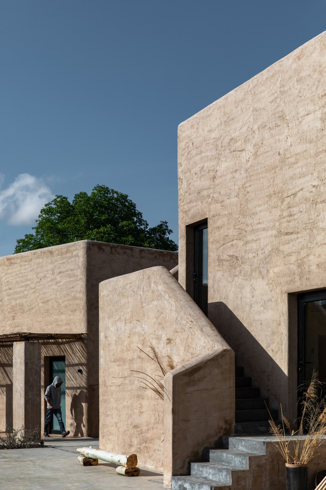 �����-����� Lost Villa