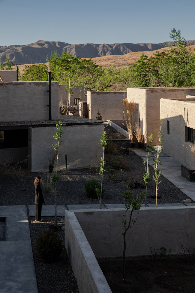 �����-����� Lost Villa