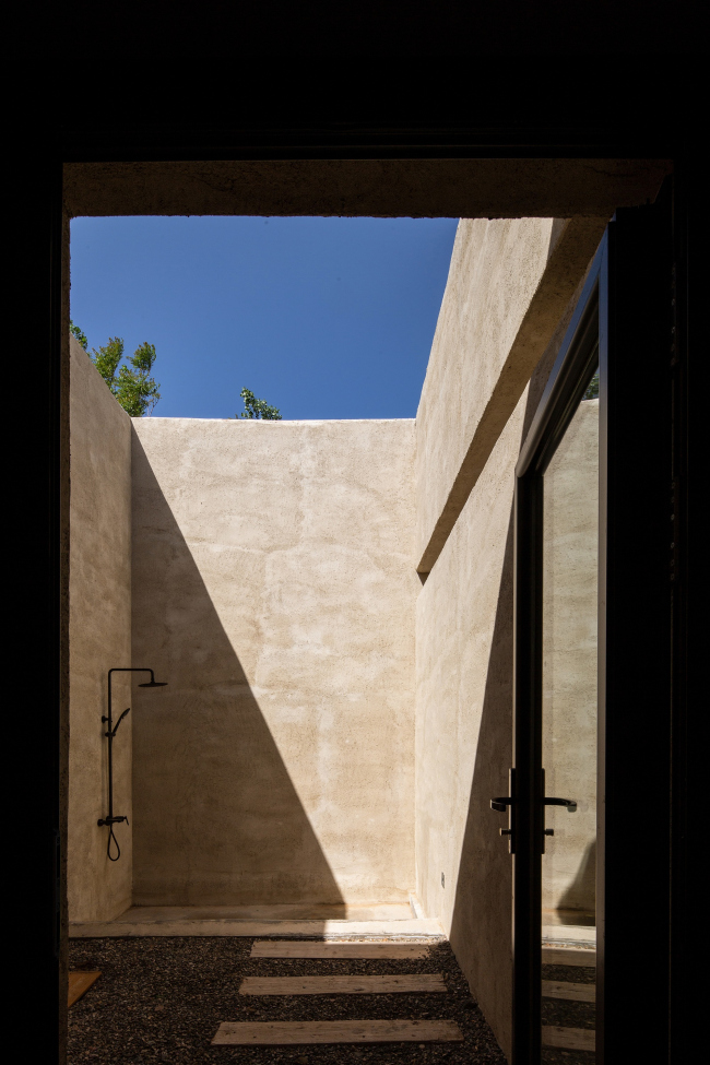 �����-����� Lost Villa