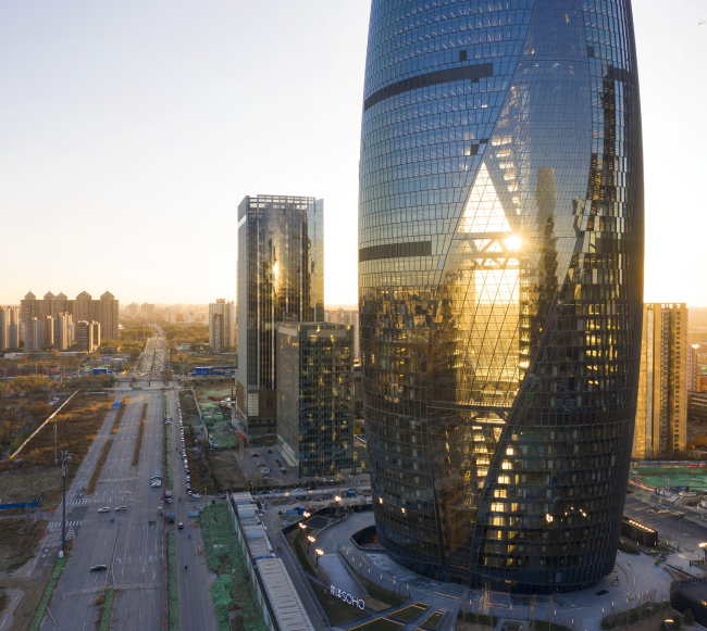 ����� Leeza SOHO