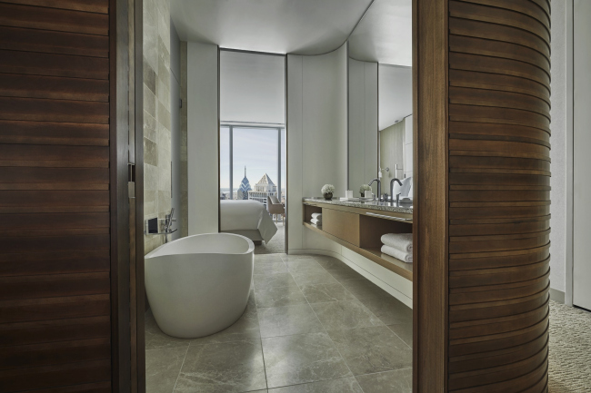 Four Seasons Hotel Philadelphia � ��������������� ������ Comcast