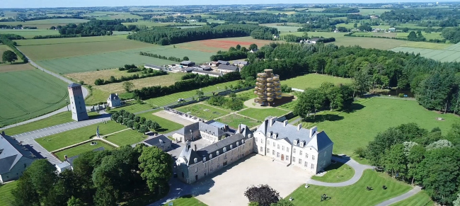��������� � ��������� Le Château Des Pères. ����������� Agence d′Architecture Unité