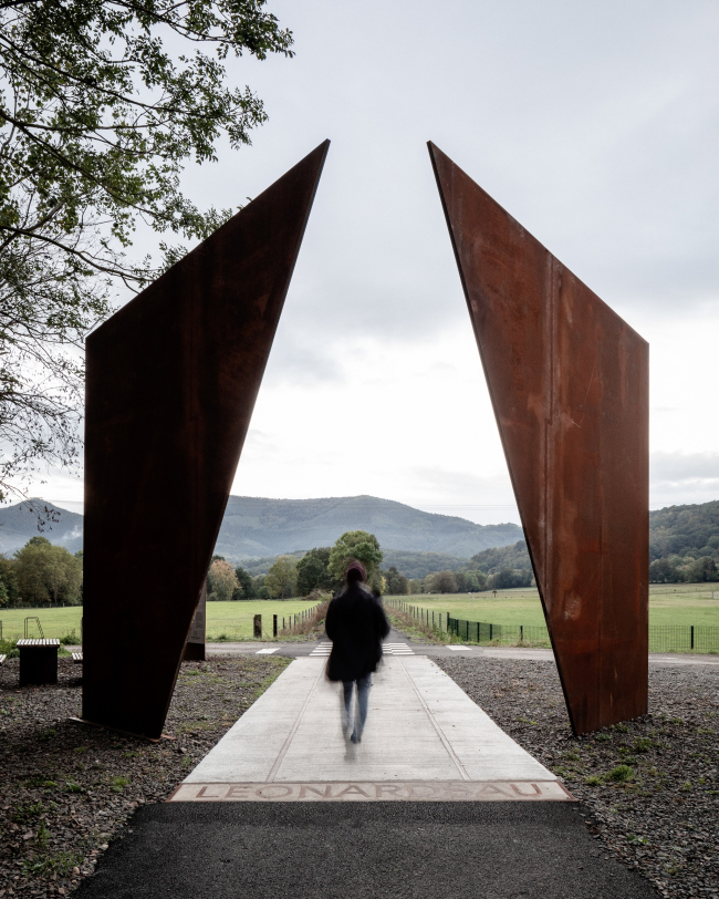 ������� Portes Bonheur � le Chemin des Carrières