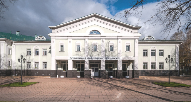 The main theater and concert complex of the Moscow Region “Tchaikovsky′s Universe”. The current state