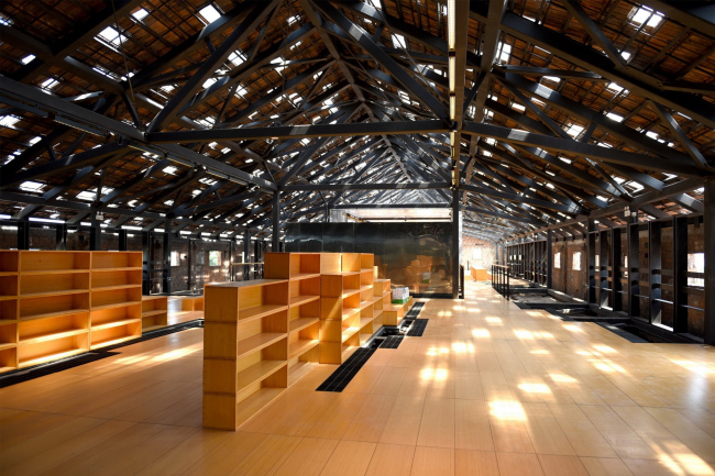 �� ����������� �� ���������� Velux ��� ���, ���������� ������������ ������ (�����). �� ���������� � ����� ���������� ������������ � ������� ���������� (���� ��������, ���), ������������� ���������� ������. ������������� ���� ��� ��� Land-Based Rationalism D-R-C