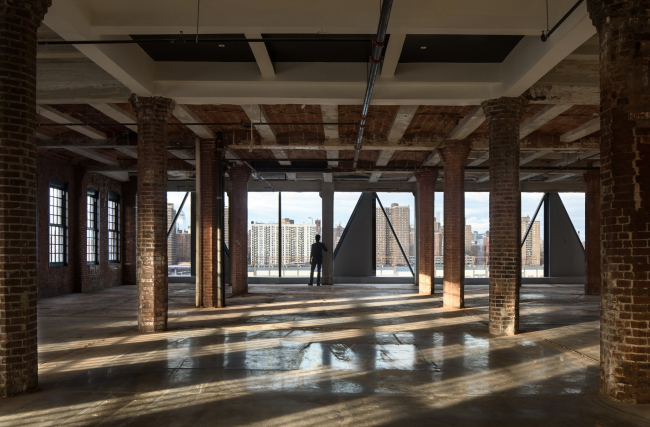������� ������ 10 Jay Street