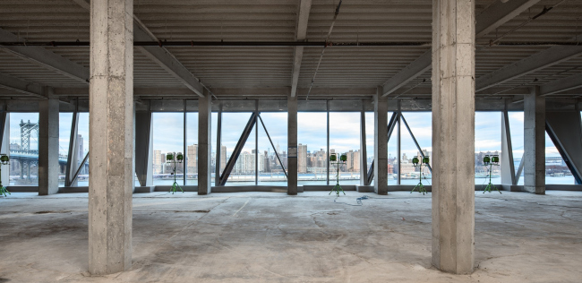 ������� ������ 10 Jay Street