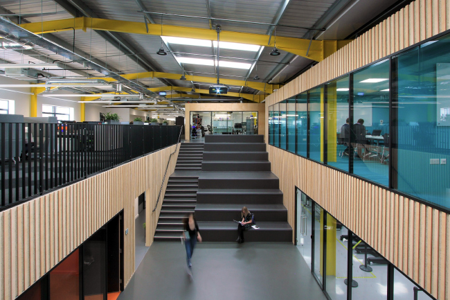 �������� ����-�������� �������� CMR Surgical. ������ ������� WMB studio