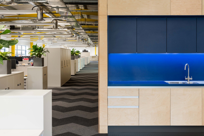 �������� ����-�������� �������� CMR Surgical. ������ ������� WMB studio