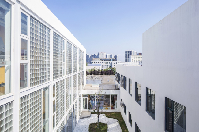 ����� �������� Yantai Port Apartment