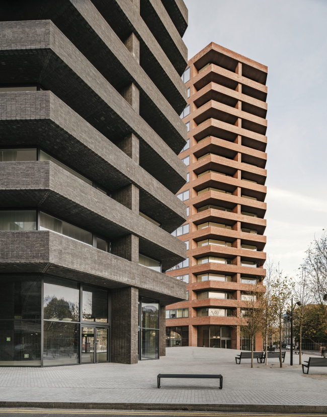 ����� ����� Hoxton Press