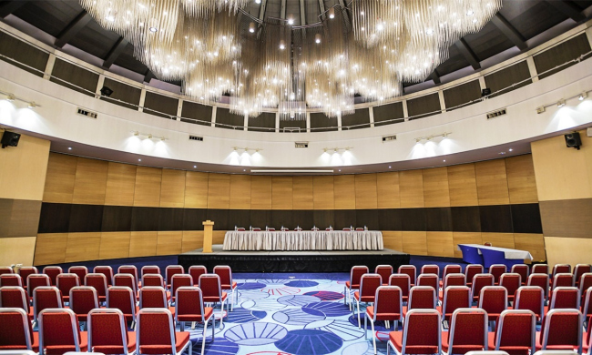 ���������� ����� Parthos. ��������-����� Park Inn by Radisson � �����-����������