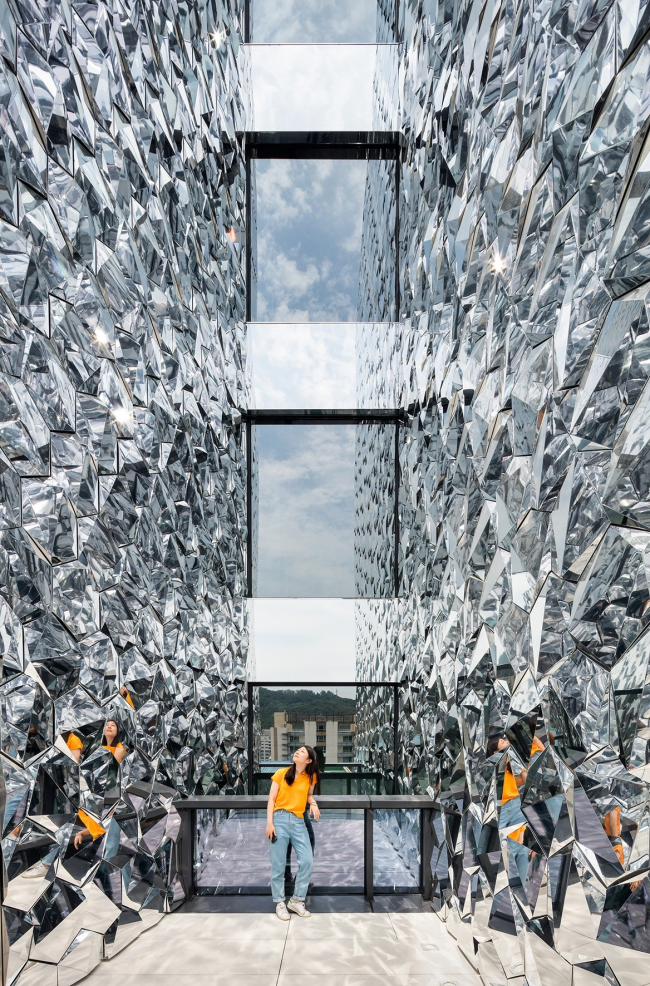 ������� ������ The Illusion