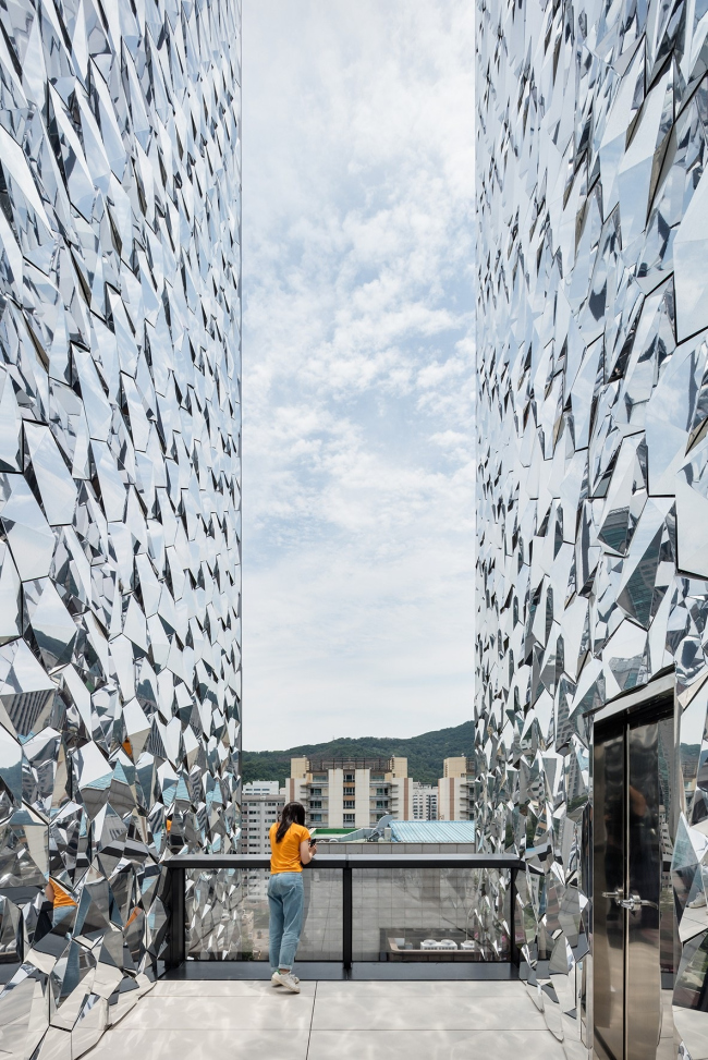 ������� ������ The Illusion