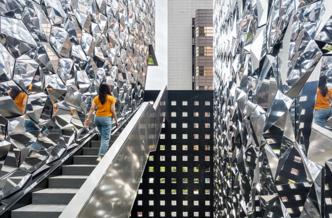 ������� ������ The Illusion