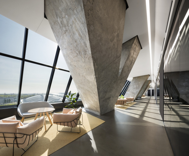 Montréal Tower � �������������