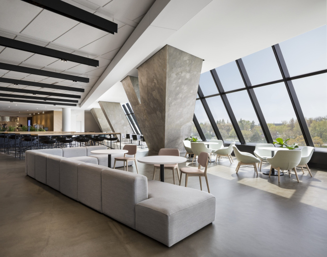 Montréal Tower � �������������