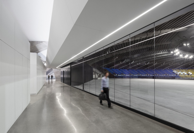 Montréal Tower � �������������