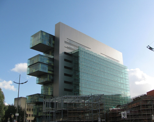 Центр гражданского правосудия Манчестера. Фото: Skip88 via Wikimedia Commons. Фото находится в общем доступе
