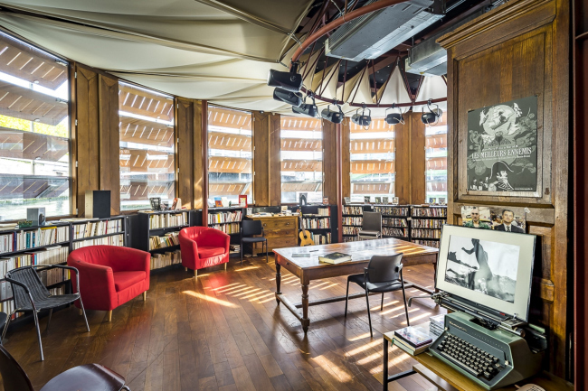 ������� ��������������� ��������� L′Adamant