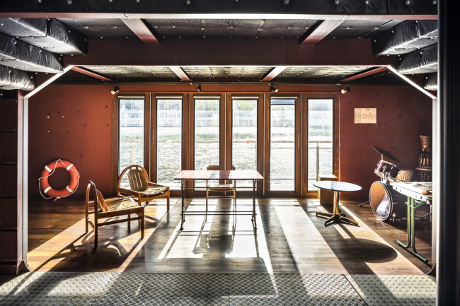 ������� ��������������� ��������� L′Adamant