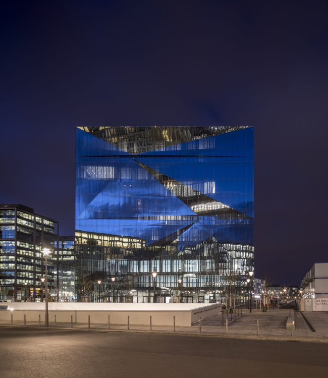 ������� ������ cube berlin