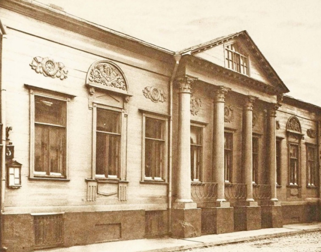 The Sytin House restoration project. Photograph of the main facade, the 1900′s