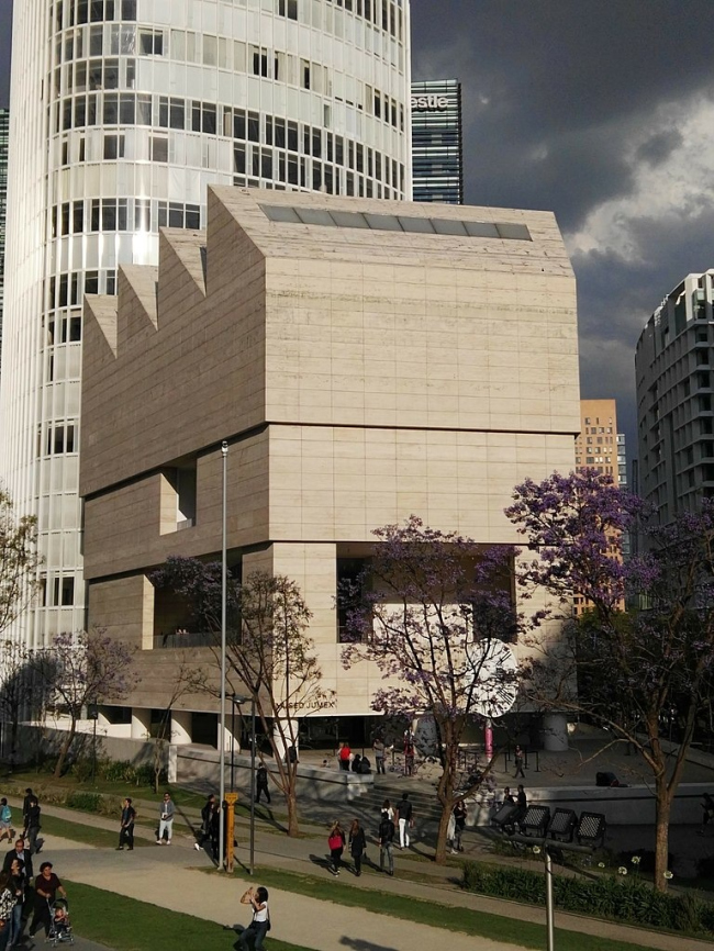 ����� Jumex