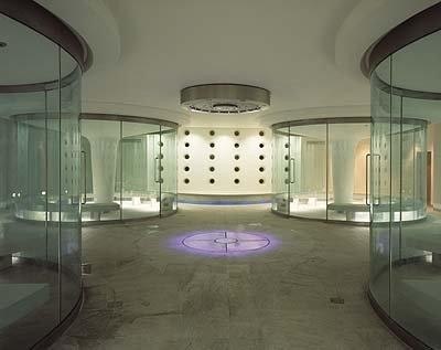 - “Thermae Bath Spa”. , 