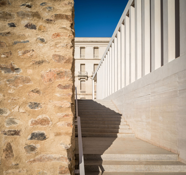 ����� ������������ ��������� ������ �� �������