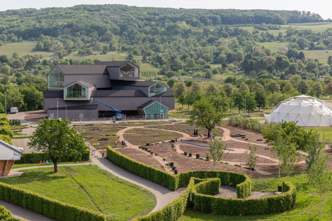 ���� ���� ���� ������� �� ������� Vitra, 2020