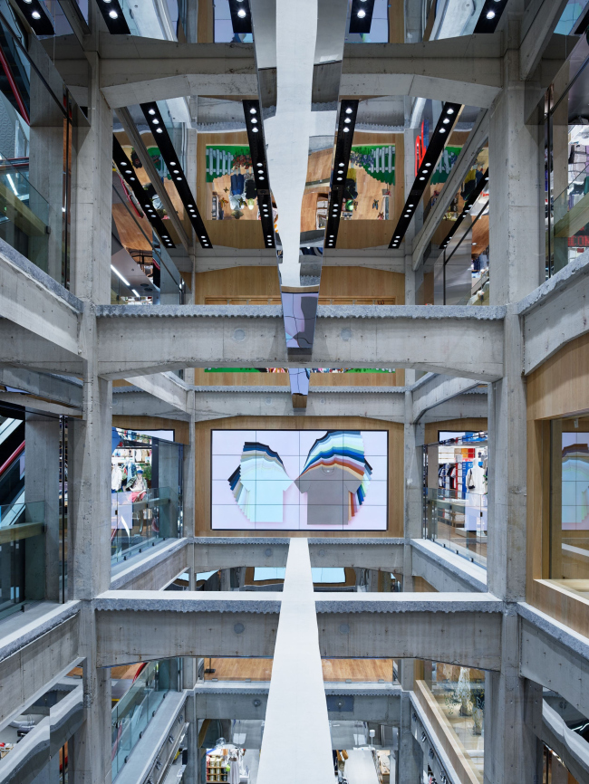 ������� ����������� ������� Uniqlo Tokyo