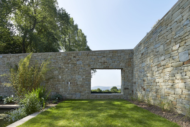 ����� Windward House