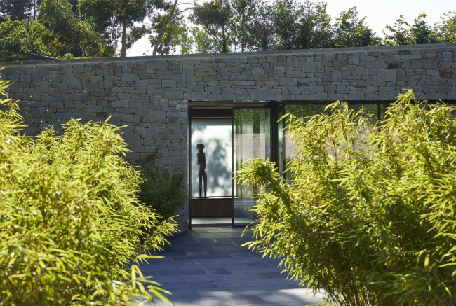 ����� Windward House