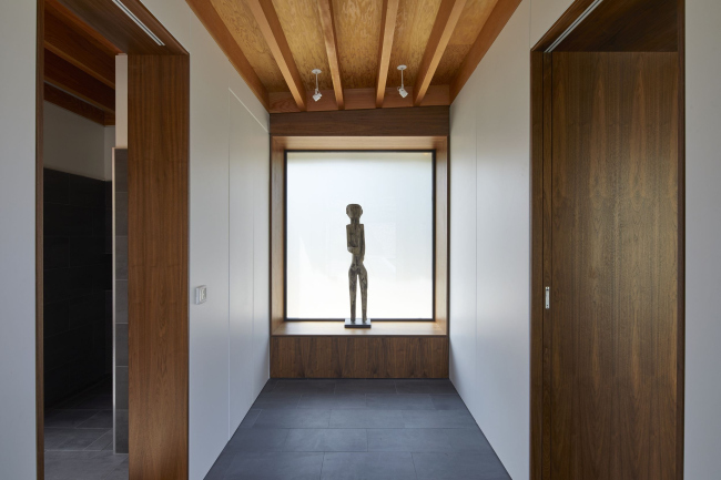 ����� Windward House