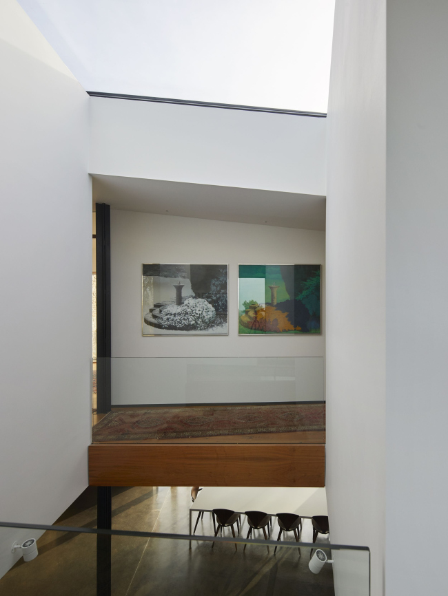 ����� Windward House