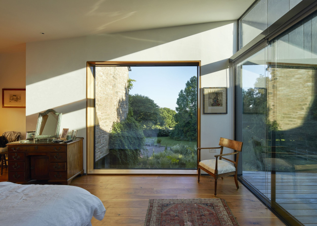 ����� Windward House
