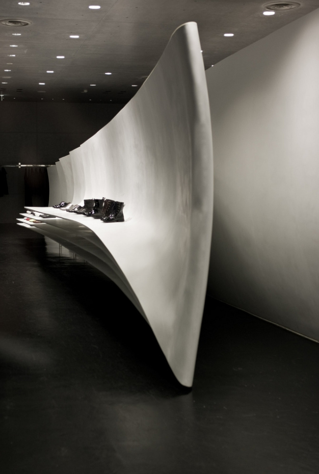 ������� ������ Neil Barrett. ����: Damon Garrett via flickr.com. �������� CC BY 2.0