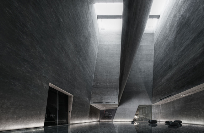 �����������-������������ ����� ����� �������� Yingliang