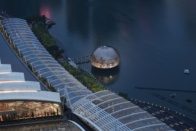 ������� Apple Marina Bay Sands