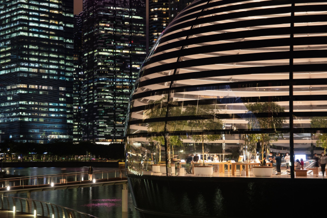 ������� Apple Marina Bay Sands