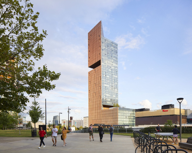 ����� The Stratford