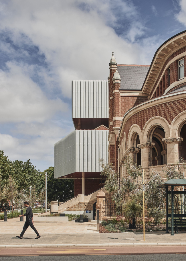 ����� �������� ��������� ����� ������