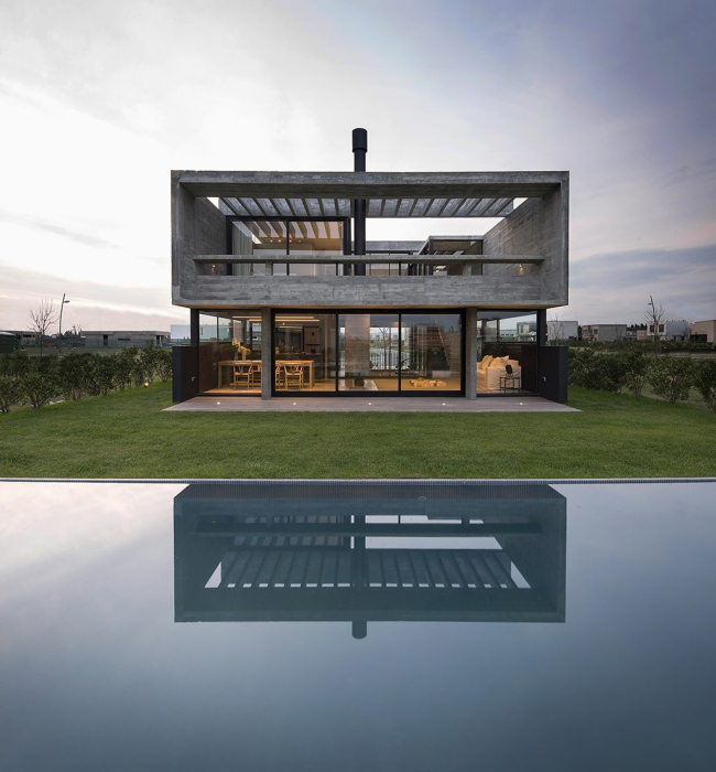 Castaños House / , -