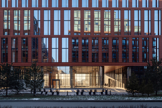 Alcon II business center on leningrad Avenue /  ADM architects 