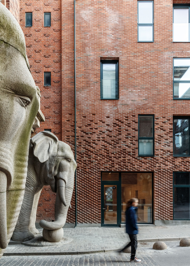 �������� Theodora House