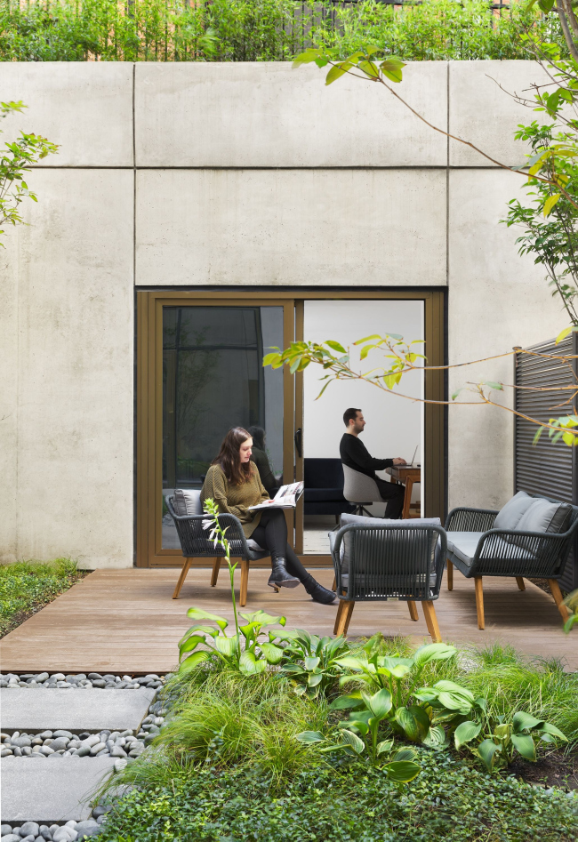 ����� �������� 98 Front Street