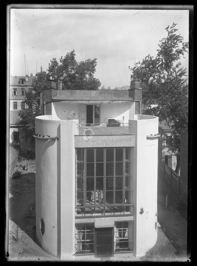 Дом Мельникова. Вид на уличный (южный) фасад. 1930